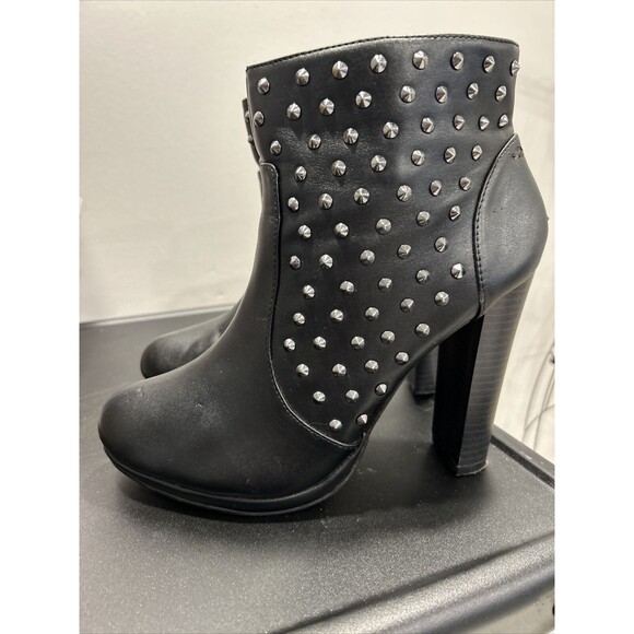 Womens Torrid 9W Black High Heel Boots Zipper Side Faux Leather Studded Flawed - Picture 7 of 13